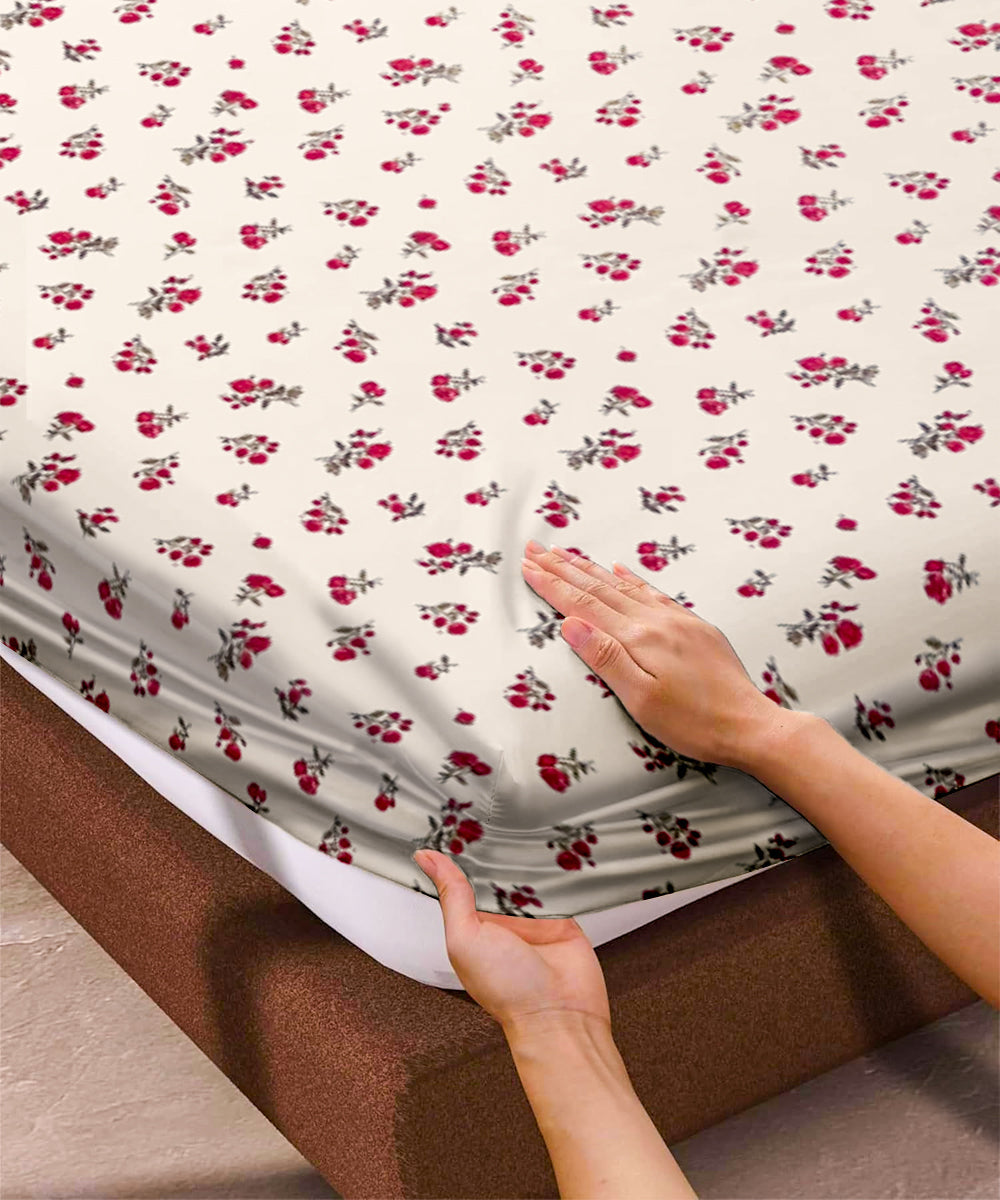 Berry Blush King Fitted Bedsheet With 2 Pillow Covers