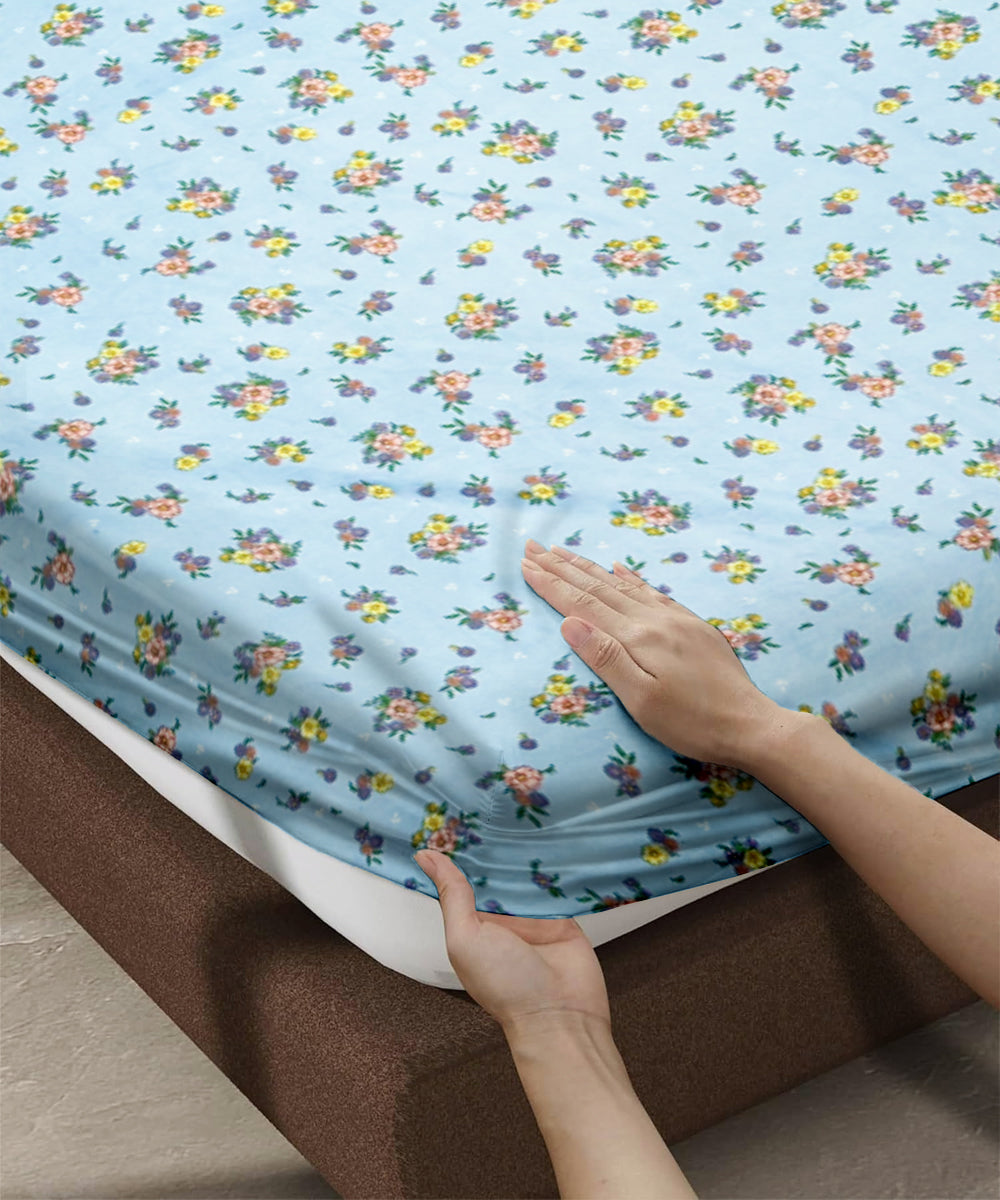Daisy Sky Flat Bedsheet With Pillow Covers