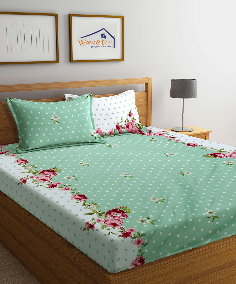 Green & White Queen Fitted Bedsheet With 2 Pillow Covers