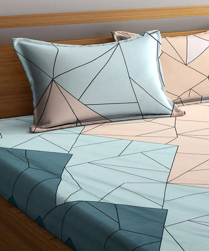 Multi Color Geometric King Fitted Bedsheet With 2 Pillow Covers