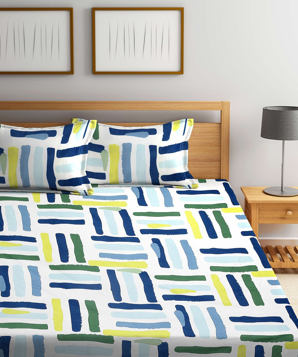 Multi Color Queen Fitted Bedsheet With 2 Pillow Covers