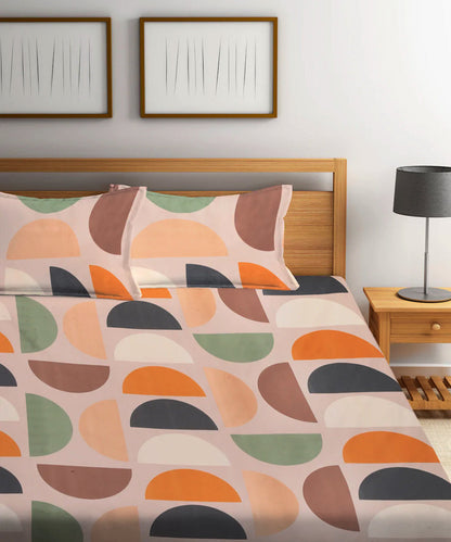 Multi Color King Size Bedsheet With 2 Pillow Covers