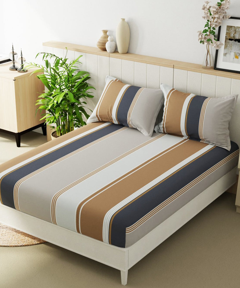 Multicolour Lines Super King Fitted Bedsheet With 2 Pillow Covers