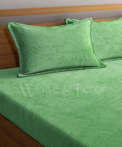Green Warm Solid Flannel Double Bedsheet with 2 Pillow Cover