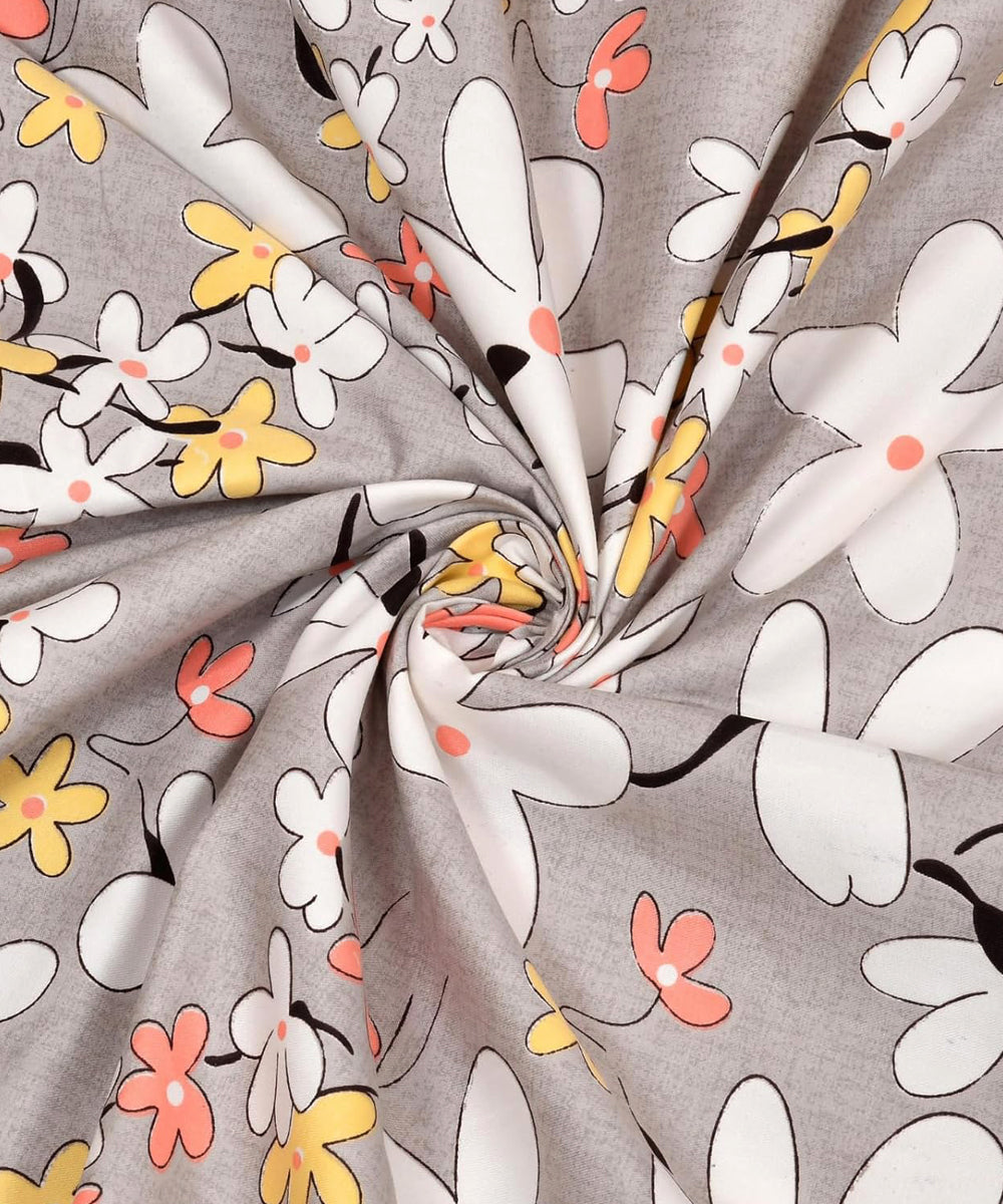 Pretty Flowers King Size Bedsheet with 2 Pillow Covers
