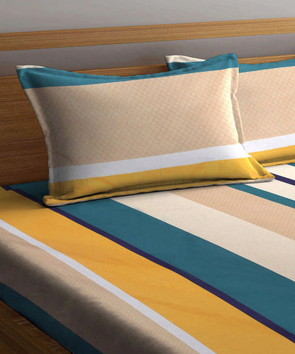 Multi Color Queen Fitted Bedsheet With 2 Pillow Covers