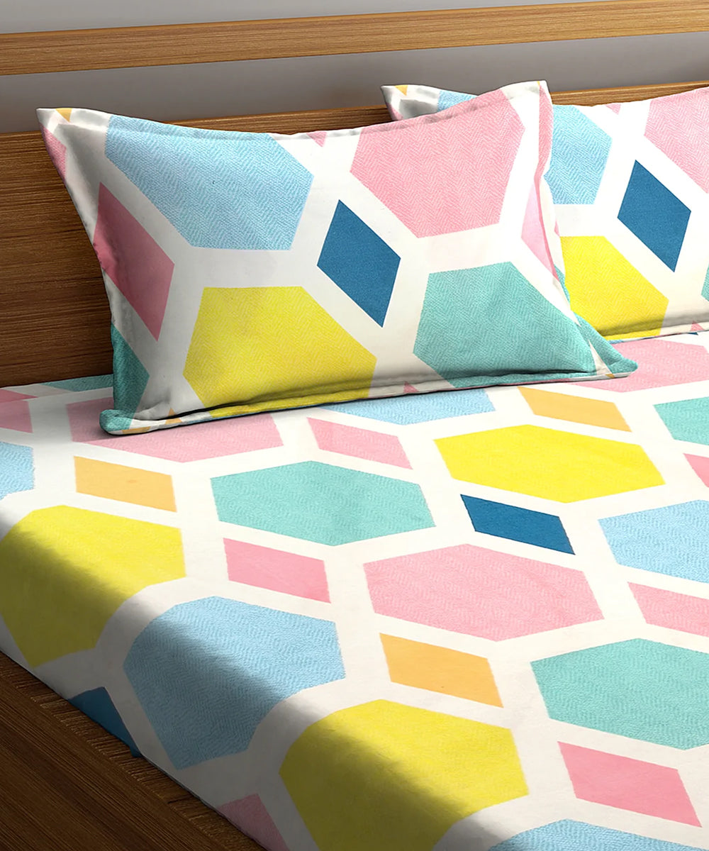 Hexa Geometric Queen Fitted Bedsheet With 2 Pillow Covers