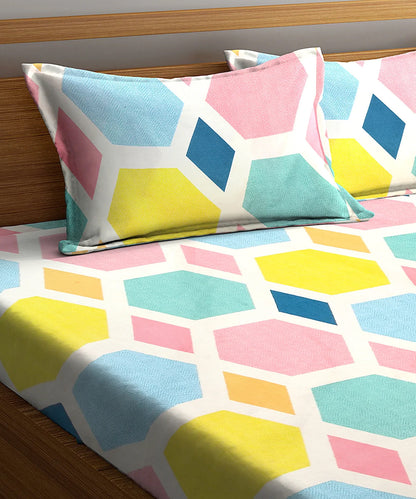 Hexa Geometric Super King Fitted Bedsheet With 2 Pillow Covers