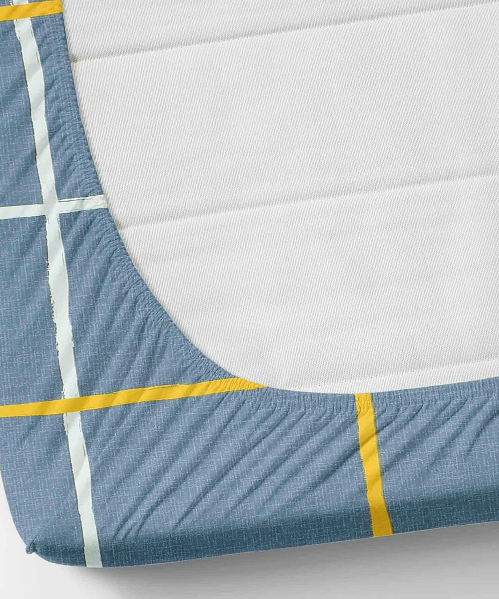 Modern Matrix King Fitted Bedsheet With 2 Pillow Covers