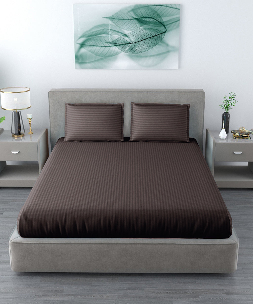 Brown Queen Fitted Bedsheet With 2 Pillow Covers