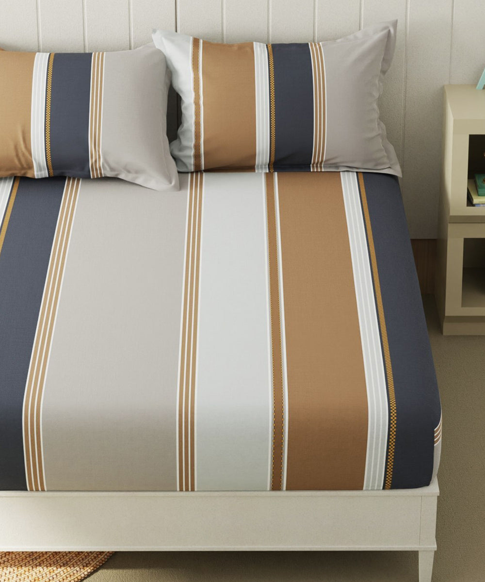Multicolour Lines Super King Fitted Bedsheet With 2 Pillow Covers
