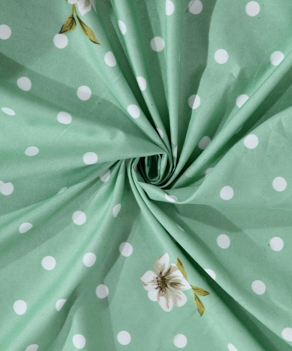 Green & White Queen Fitted Bedsheet With 2 Pillow Covers