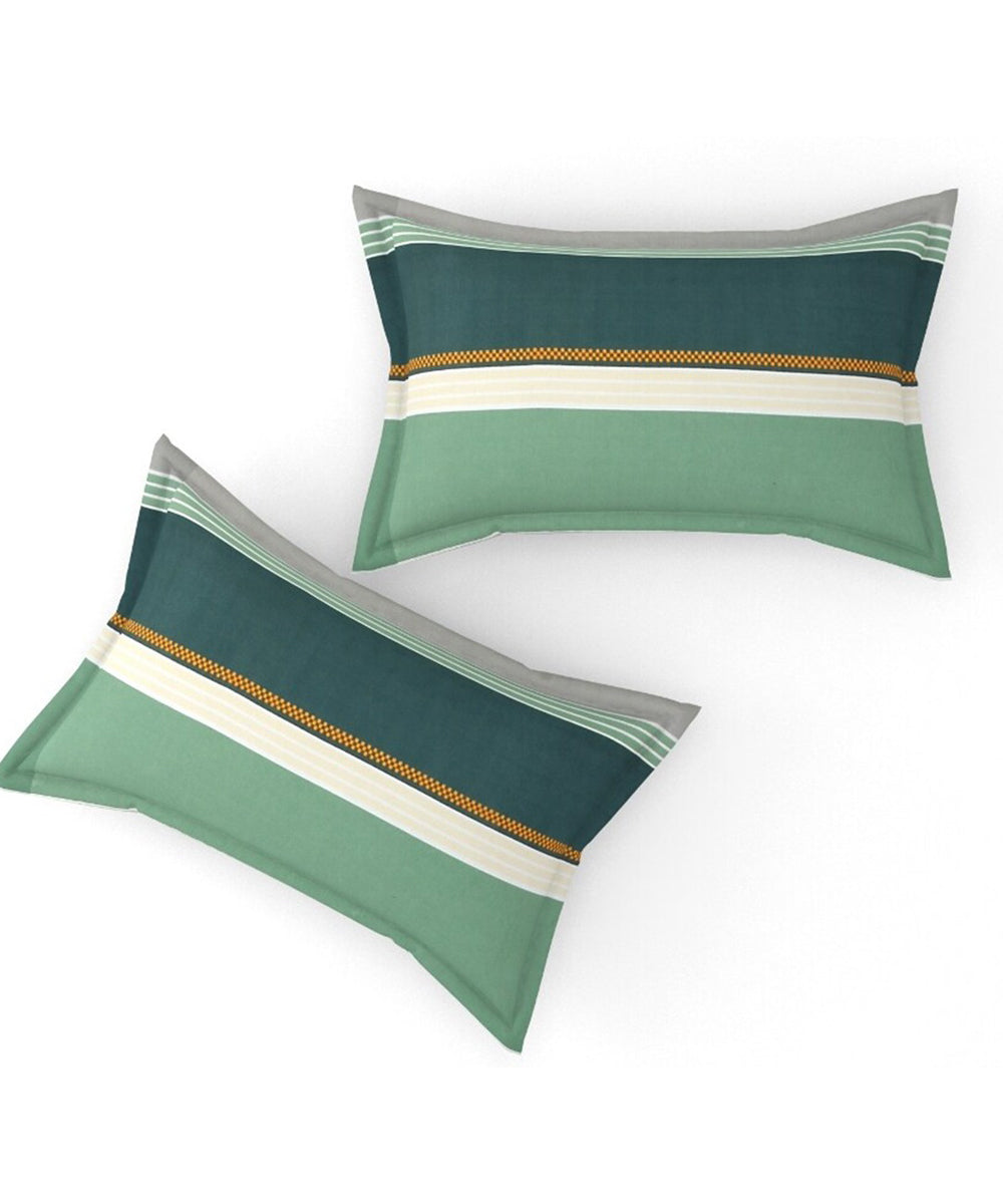 Lines Double Bedsheet With 2 Pillow Covers