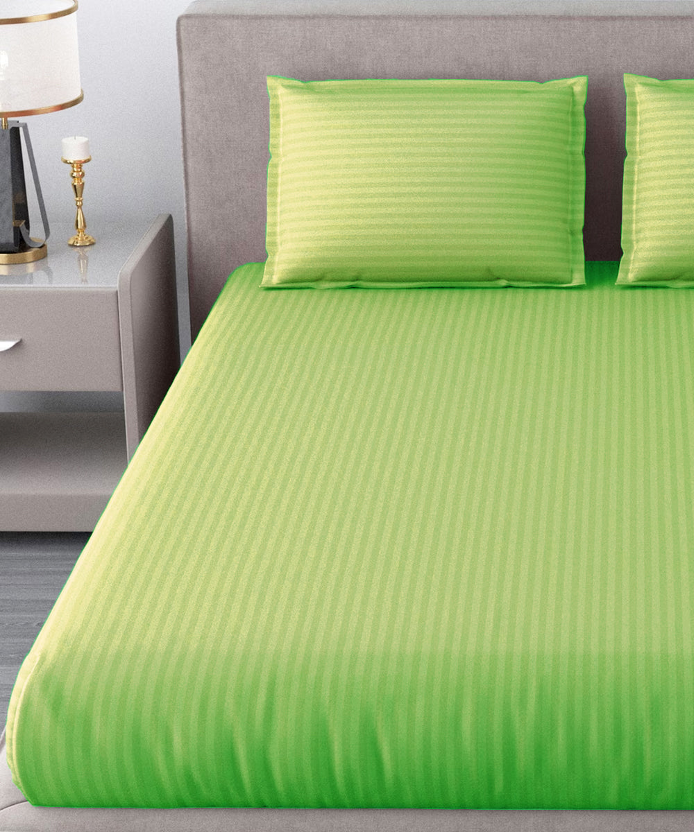 Green King fitted Bedsheet With 2 Pillow Covers