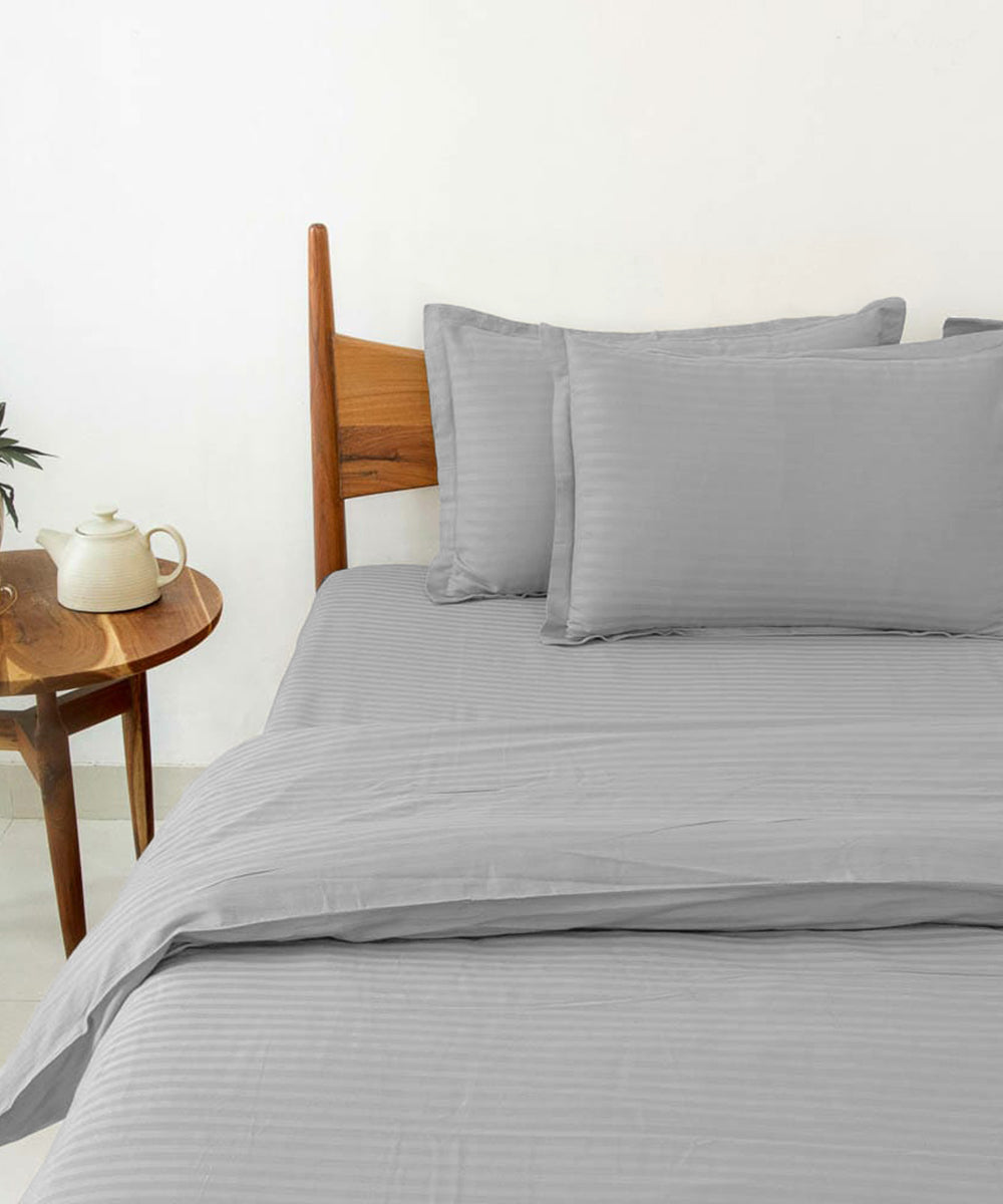 Light Grey Comforter Set with Bedsheet & Pillow Covers