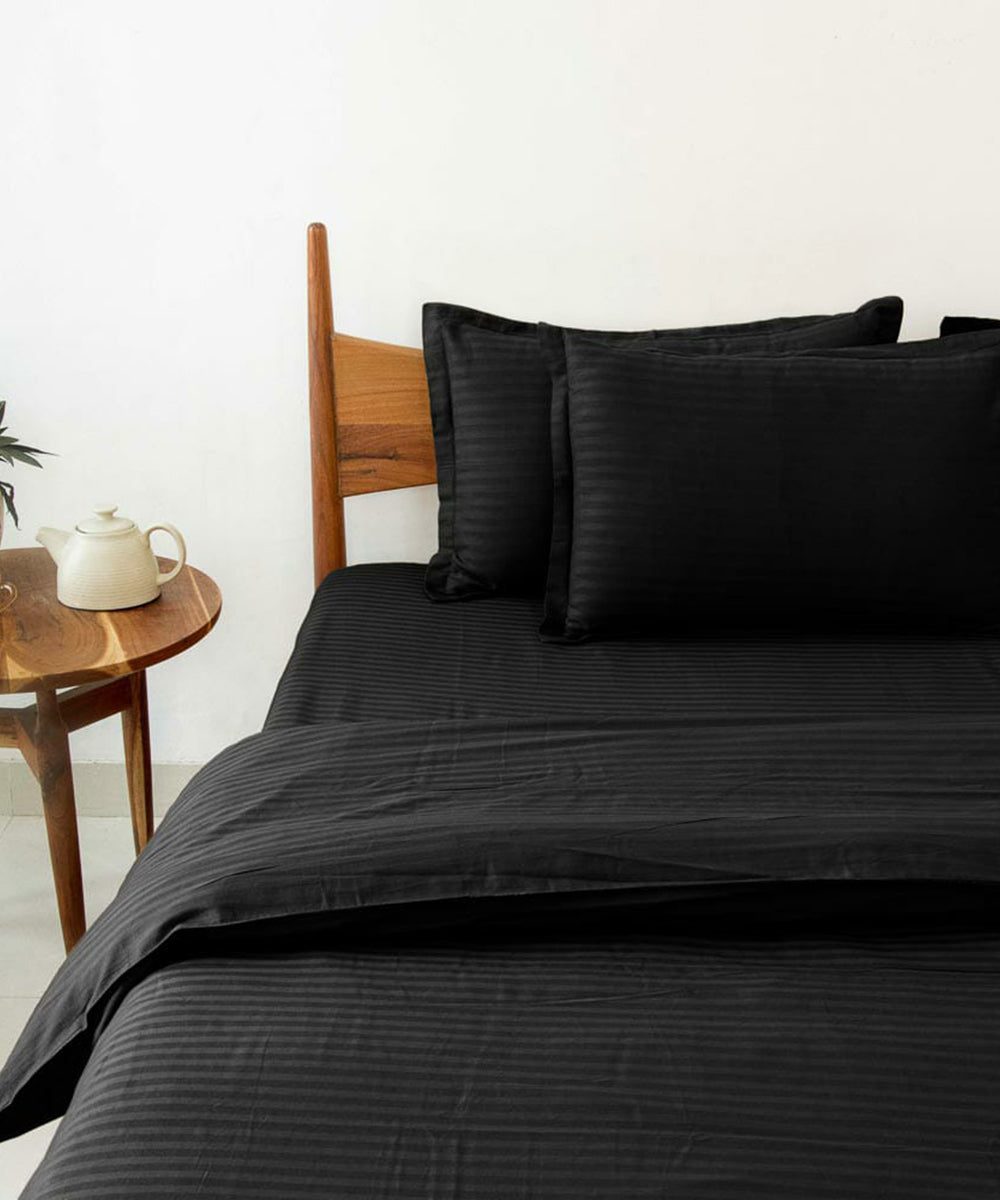 Black Comforter Set with Bedsheet & Pillow Covers