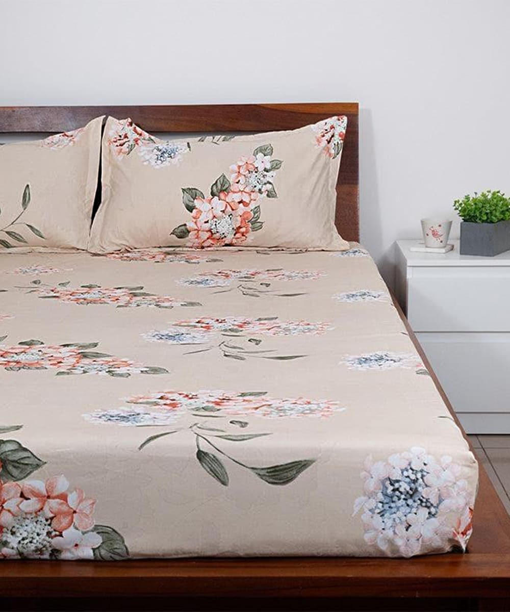 Blossom Dew Dreams Queen Fitted Bedsheet With 2 Pillow Covers