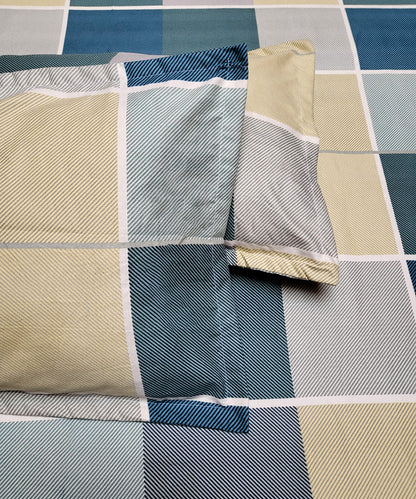 Ocean Grid King Size Bedsheet With 2 Pillow Covers