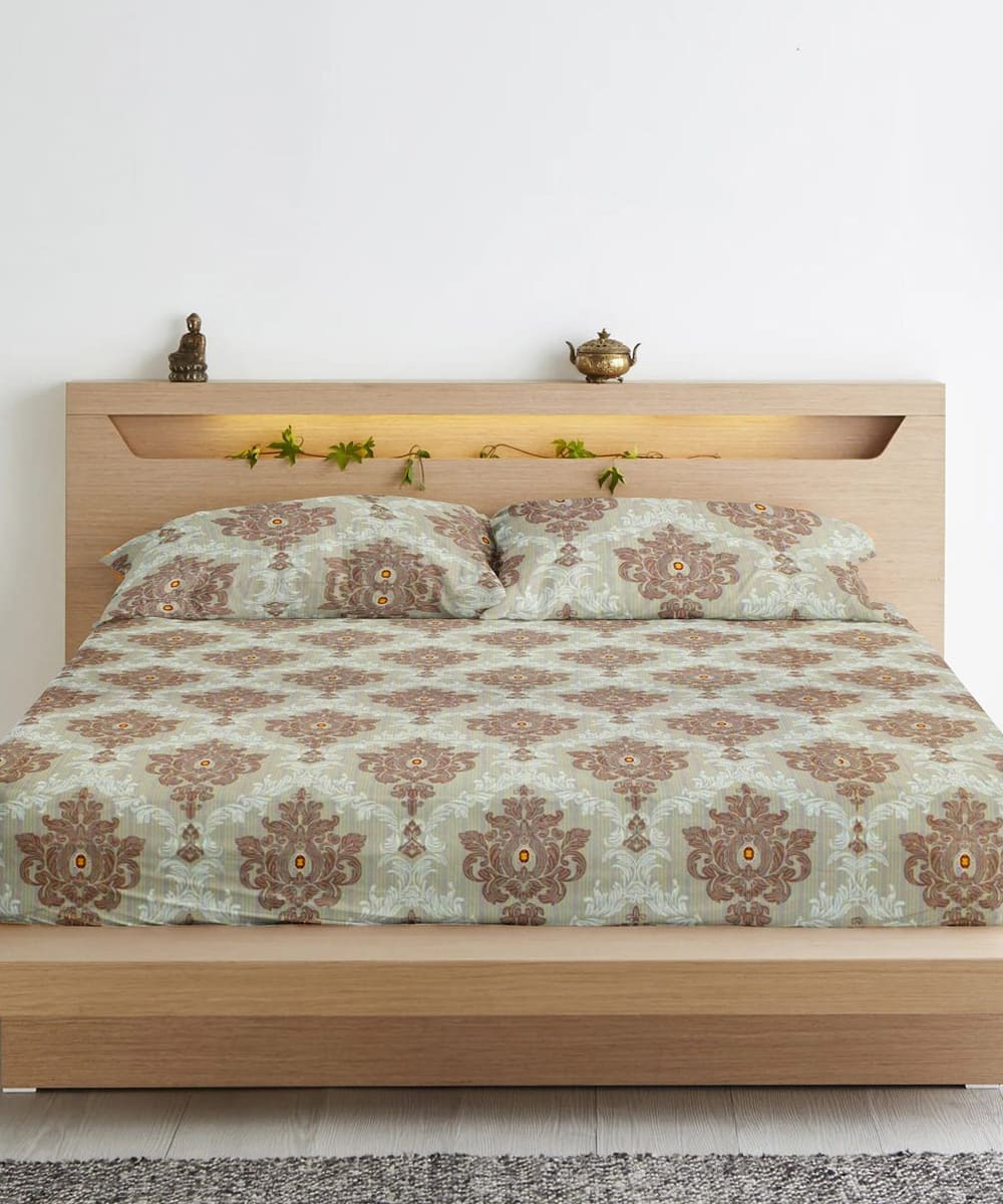 Whispering Elegance  Super King Fitted Bedsheet With 2 Pillow Covers
