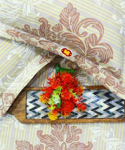 Whispering Elegance  Super King Fitted Bedsheet With 2 Pillow Covers