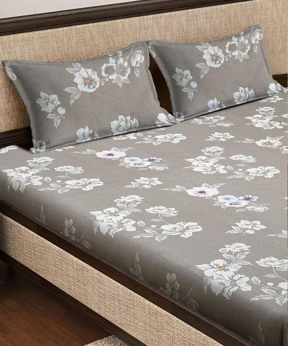 Pretty White Floral King Size Bedsheet With 2 Pillow Covers