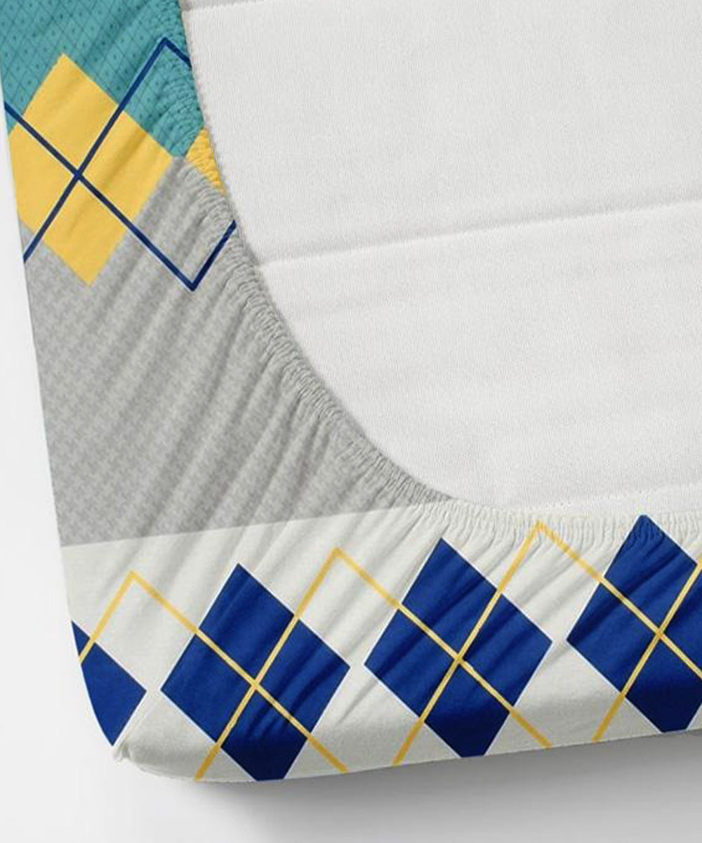 Multi Colour Super King Fitted Bedsheet With 2 Pillow Covers
