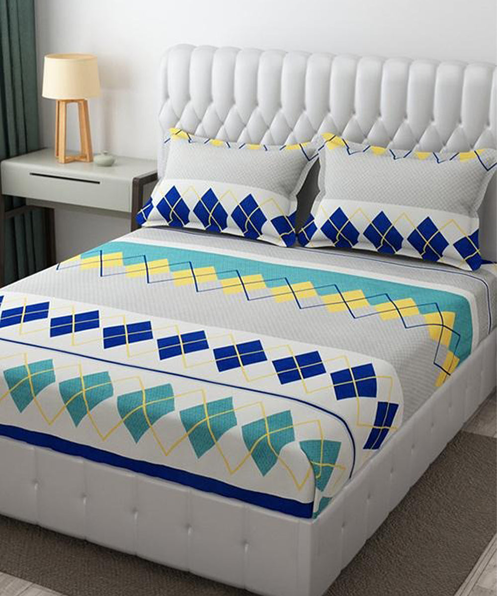 Multi Colour Queen Fitted Bedsheet With 2 Pillow Covers