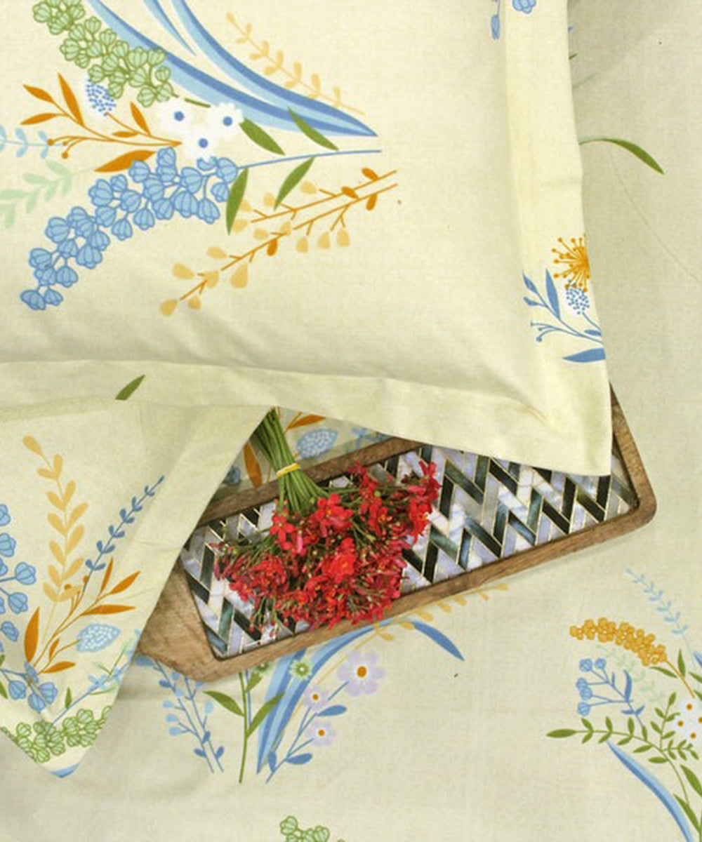 Bunch of Flower King Size Bedsheet With 2 Pillow Cover