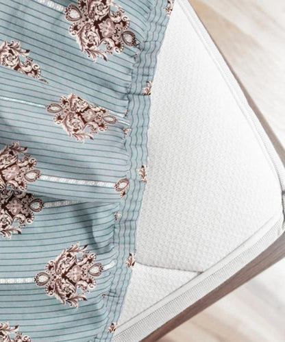Classic Striped Majesty Queen Fitted Bedsheet With 2 Pillow Covers