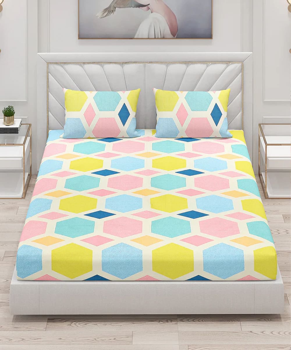 Hexa Geometric King Size Bedsheet With 2 Pillow Covers