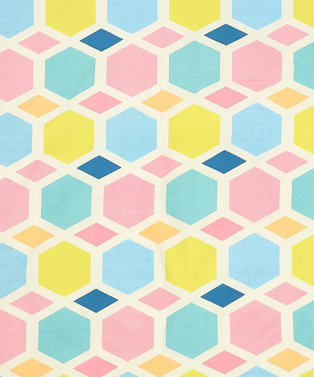 Hexa Geometric King Size Bedsheet With 2 Pillow Covers
